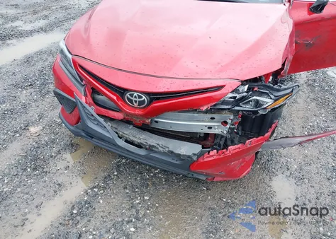 2021 Toyota Camry Se z USA, uszkodzony, nr VIN 4T1G11AKXMU414625